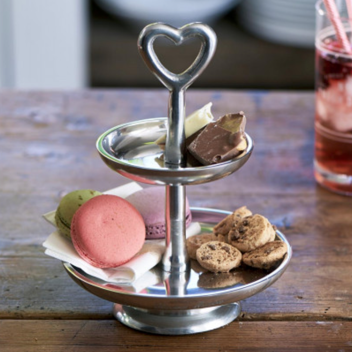 Lovely Heart Etagere