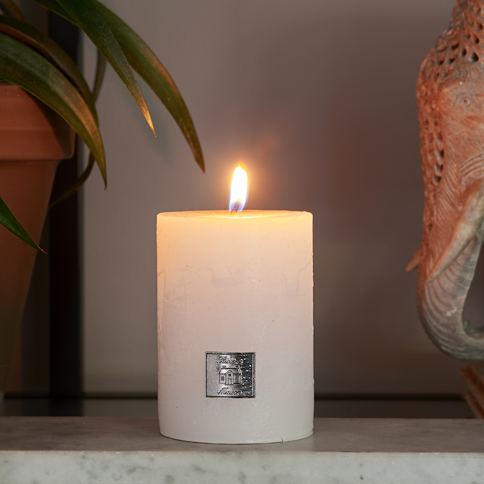 Rustic Candle frosted white 7x10