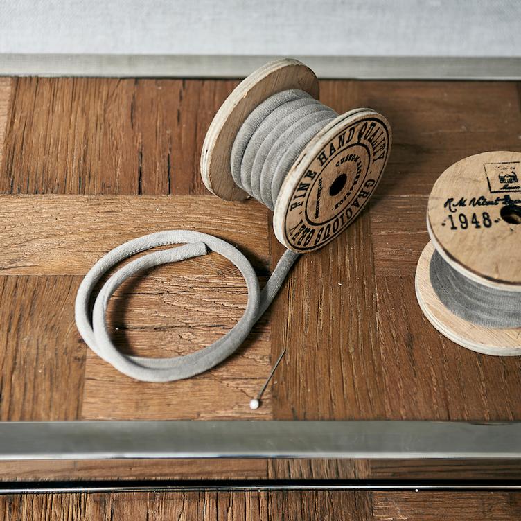 Velvet Ribbon grey