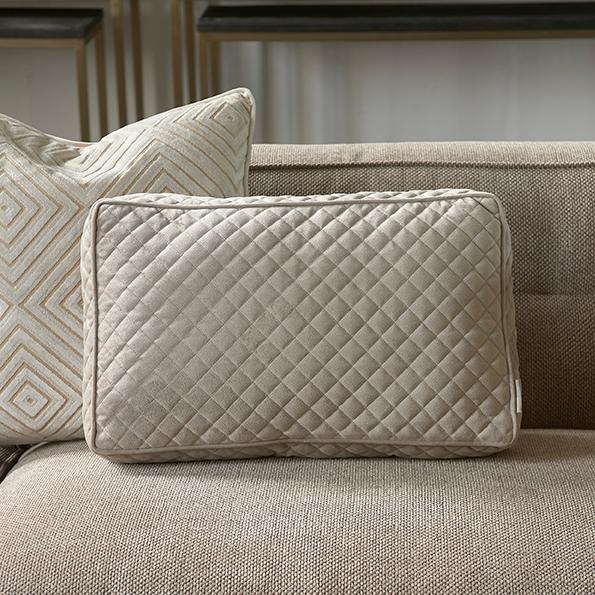 Clas. Club Quilted Box Pillow 50x30