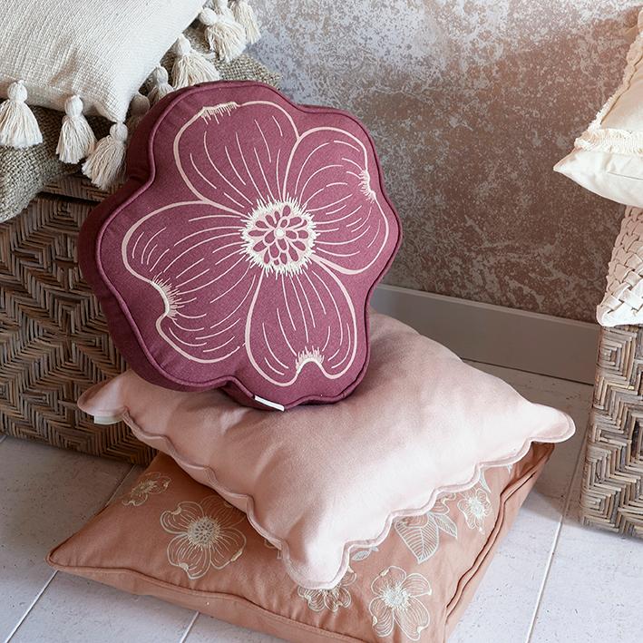 Fleur Scallop Pillow Cover - 0