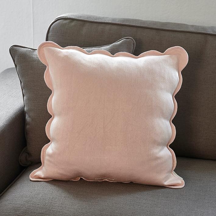 Fleur Scallop Pillow Cover