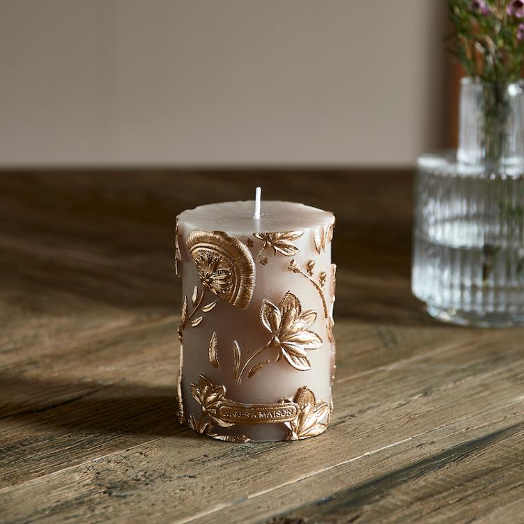 Poetic Folk Candle 7x10