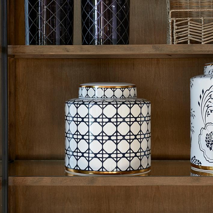 Romance d’Amour Webbing Ginger Pot