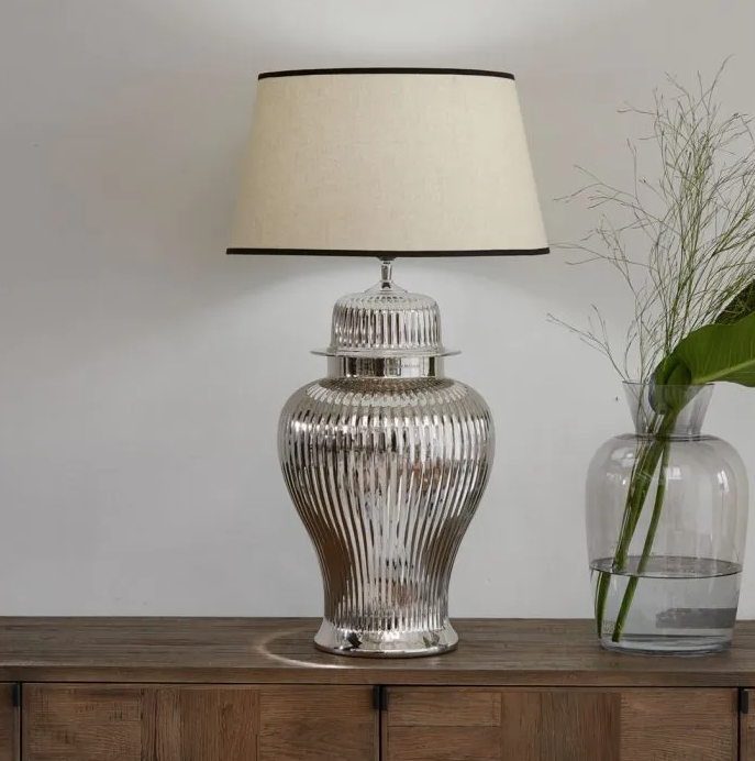 RM Eugénie Table Lamp